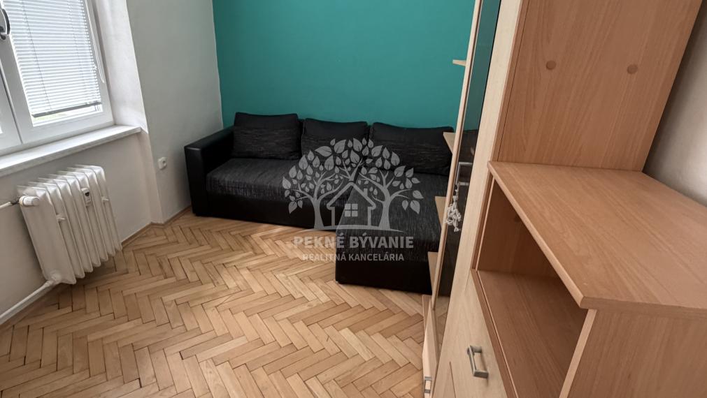 Predaj: za super cenu 2 izbový slnečný zrekonštruovaný byt so zariadením vo Valaskej
