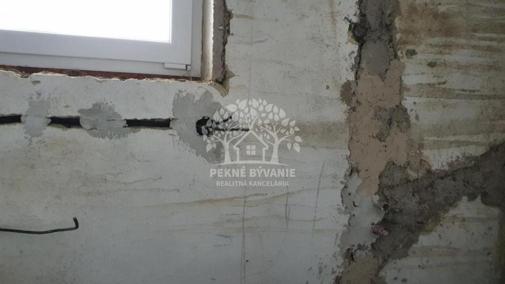 INVESTIČNÁ PRÍLEŽITOSŤ Rodinný dom, vila obec Pohorelá