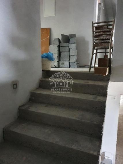 INVESTIČNÁ PRÍLEŽITOSŤ Rodinný dom, vila obec Pohorelá