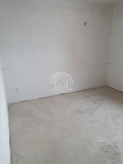 INVESTIČNÁ PRÍLEŽITOSŤ Rodinný dom, vila obec Pohorelá