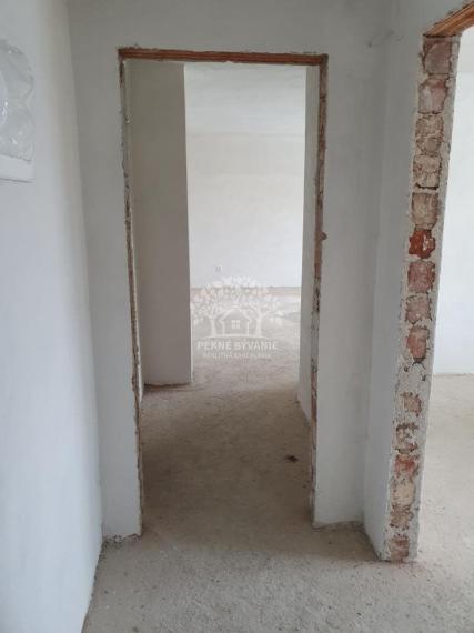 INVESTIČNÁ PRÍLEŽITOSŤ Rodinný dom, vila obec Pohorelá