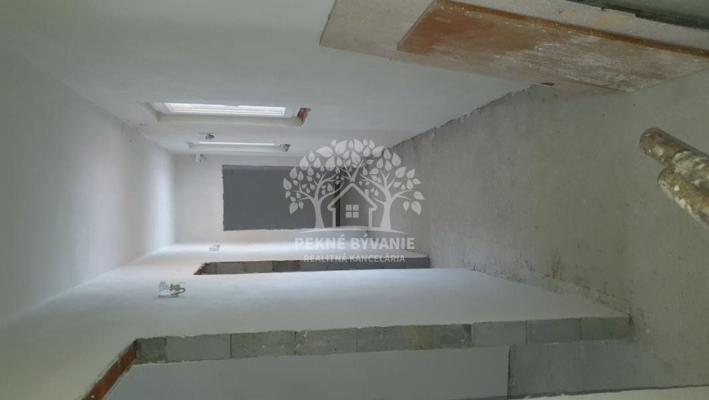 INVESTIČNÁ PRÍLEŽITOSŤ Rodinný dom, vila obec Pohorelá