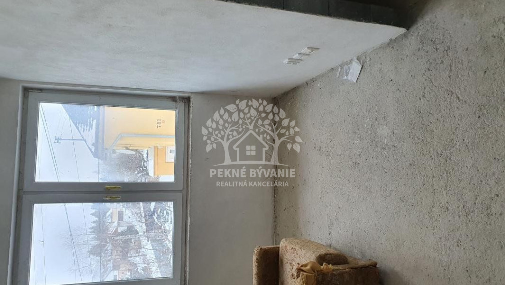 INVESTIČNÁ PRÍLEŽITOSŤ Rodinný dom, vila obec Pohorelá