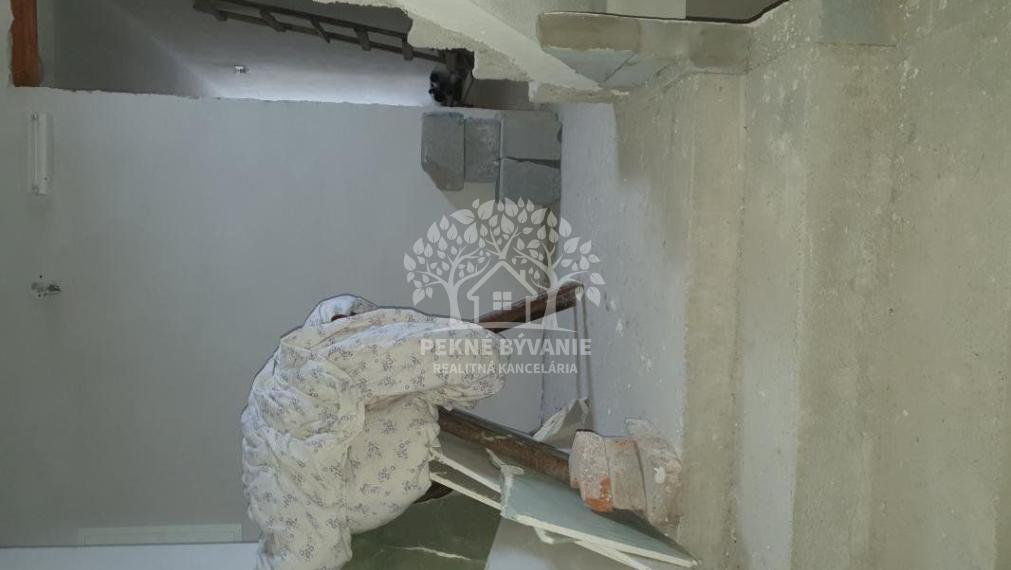 INVESTIČNÁ PRÍLEŽITOSŤ Rodinný dom, vila obec Pohorelá