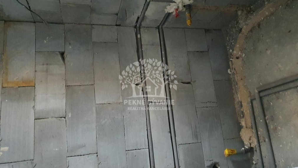 INVESTIČNÁ PRÍLEŽITOSŤ Rodinný dom, vila obec Pohorelá