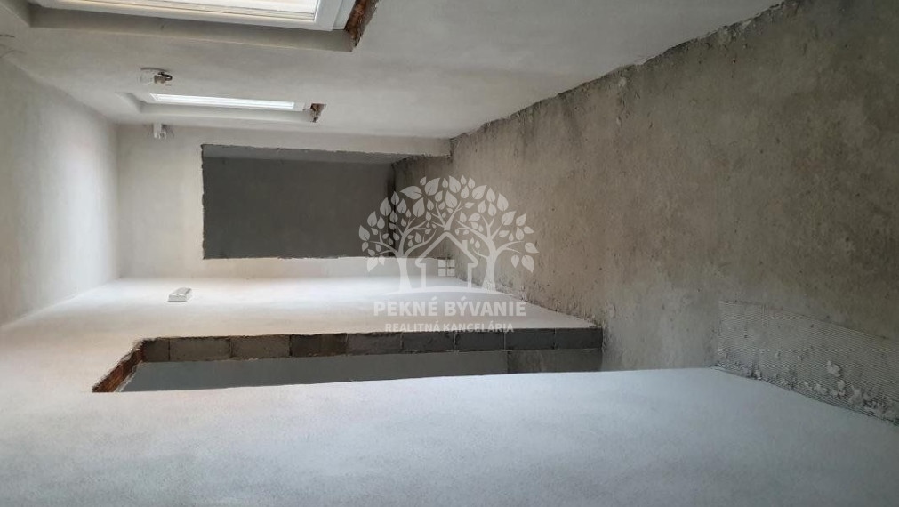 INVESTIČNÁ PRÍLEŽITOSŤ Rodinný dom, vila obec Pohorelá