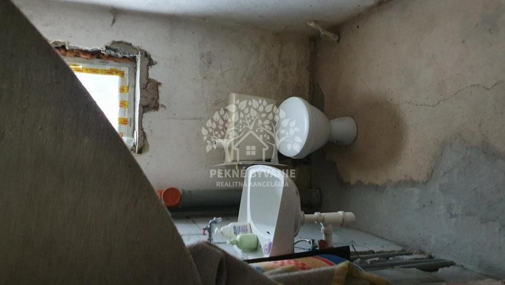 INVESTIČNÁ PRÍLEŽITOSŤ Rodinný dom, vila obec Pohorelá