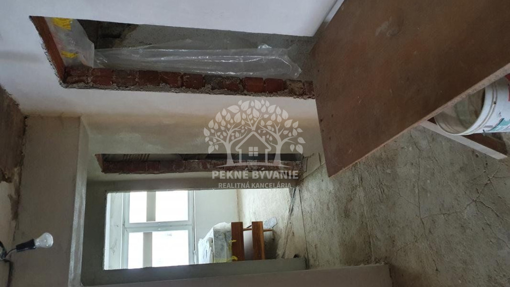 INVESTIČNÁ PRÍLEŽITOSŤ Rodinný dom, vila obec Pohorelá