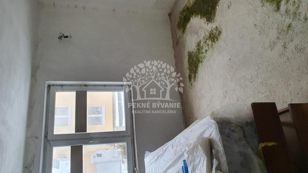 INVESTIČNÁ PRÍLEŽITOSŤ Rodinný dom, vila obec Pohorelá