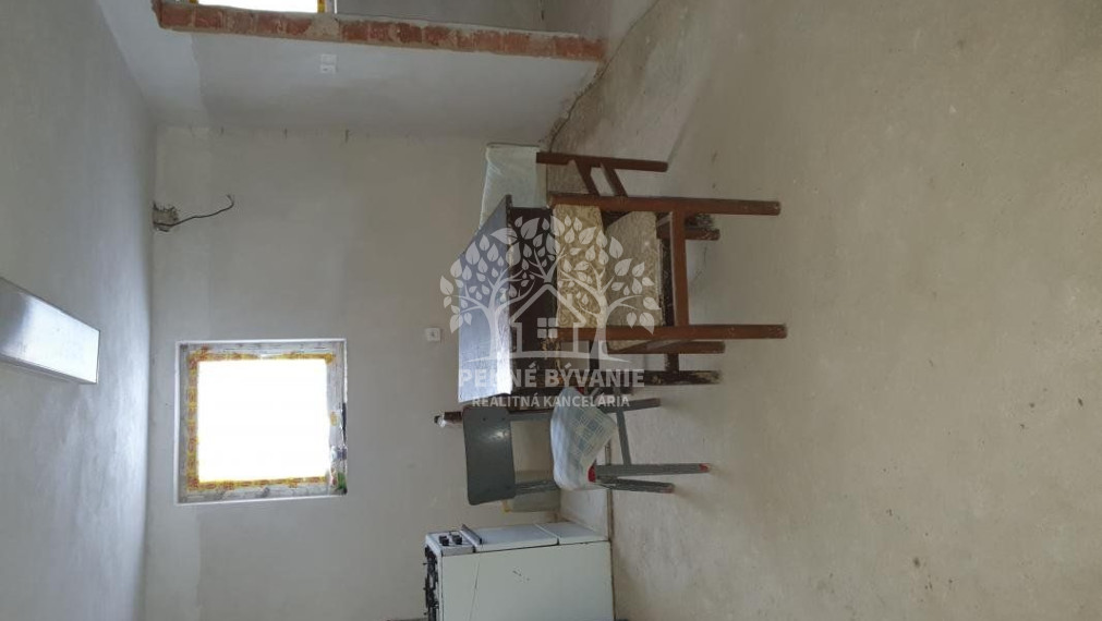 INVESTIČNÁ PRÍLEŽITOSŤ Rodinný dom, vila obec Pohorelá