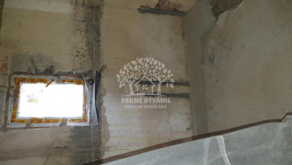 INVESTIČNÁ PRÍLEŽITOSŤ Rodinný dom, vila obec Pohorelá