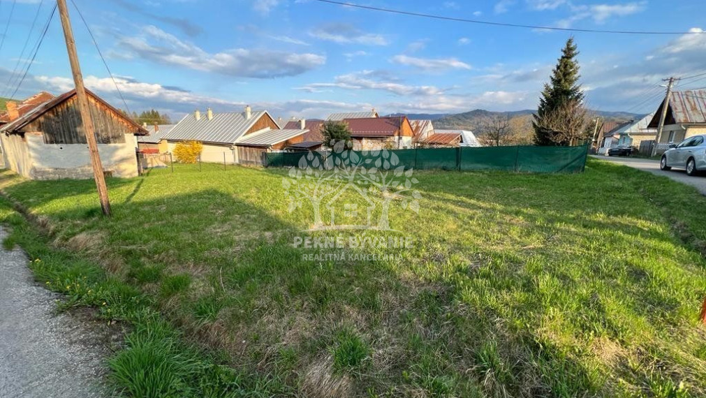 Na predaj pekný slnečný pozemok v obci Bacúch