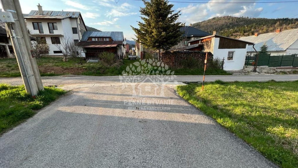 Na predaj pekný slnečný pozemok v obci Bacúch