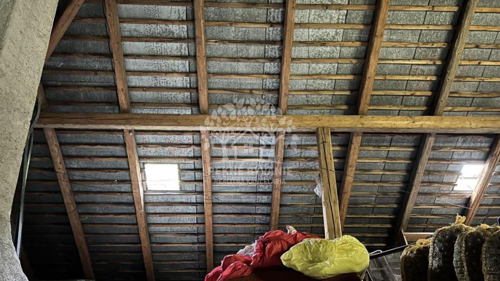 ZNÍŽENÁ CENA: Na predaj veľký dvojgeneračný rodinný dom v obci Hiadeľ