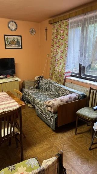 ZNÍŽENÁ CENA: Na predaj veľký dvojgeneračný rodinný dom v obci Hiadeľ