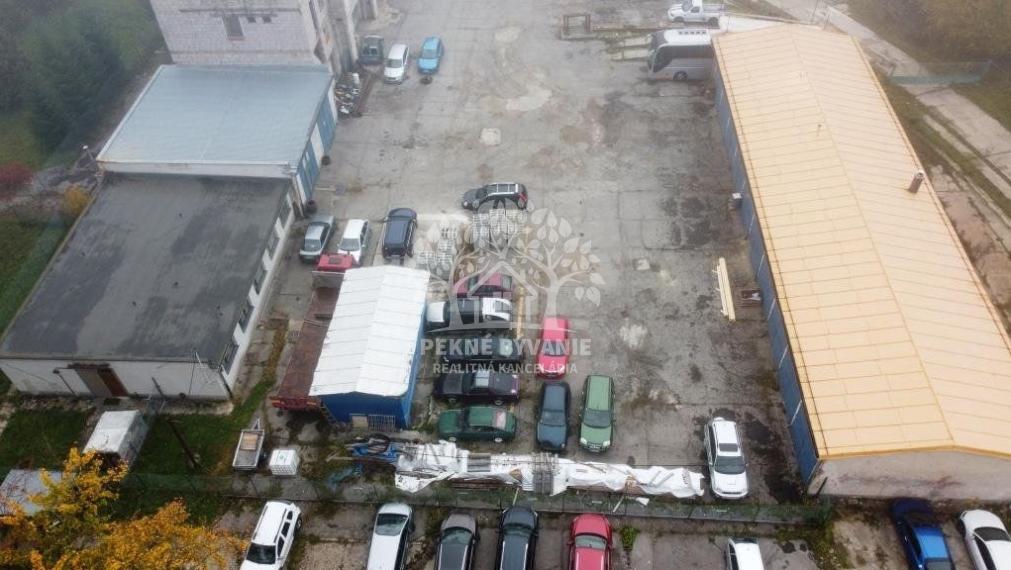 Priemyselný areál s garážami a administratívnym zázemím
