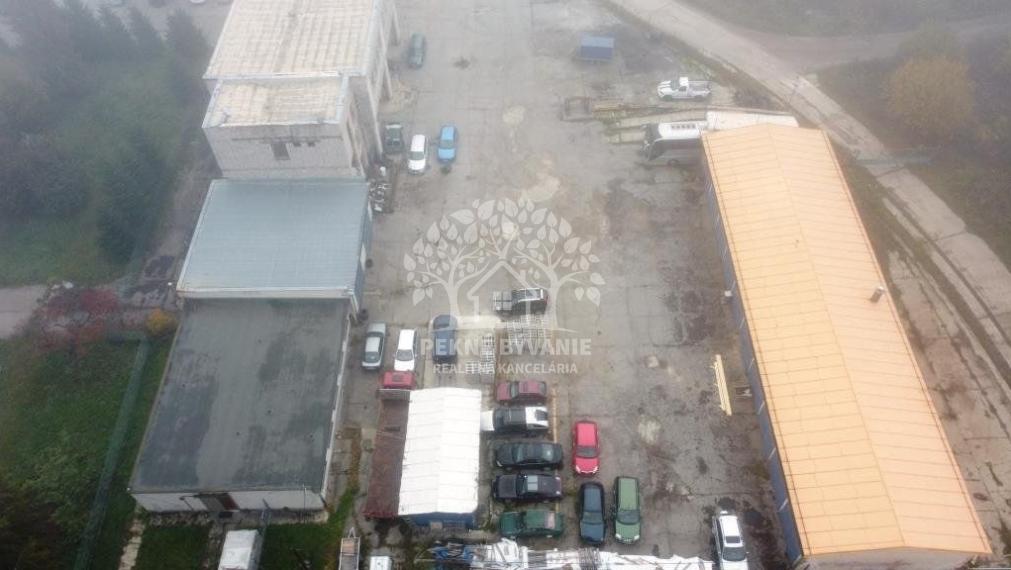 Priemyselný areál s garážami a administratívnym zázemím