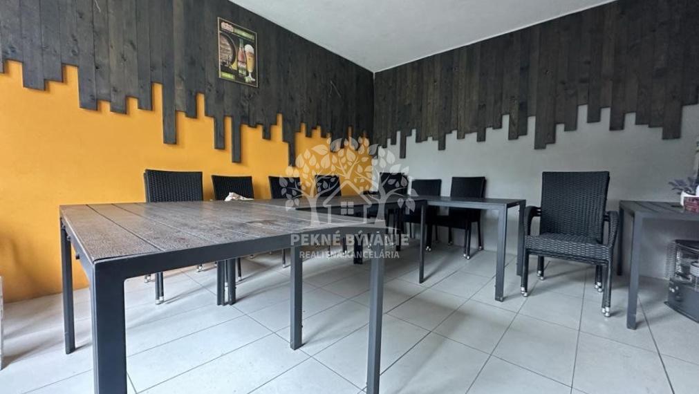 3 Izbový rodinný dom Brezno, polosamota, potôčik za domom,