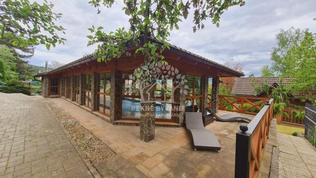 Predaj:  5i dom s bazénom, záhr.domčekmi