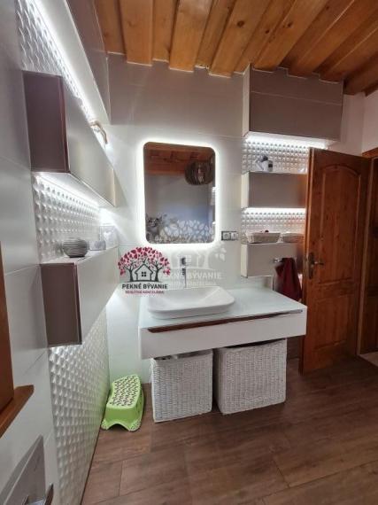 Predaj:  5i dom s bazénom, záhr.domčekmi