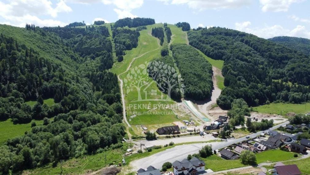 STAVEBNÝ POZEMOK SO STAVEBNÝM POVOLENÍM 555 M2 + Video