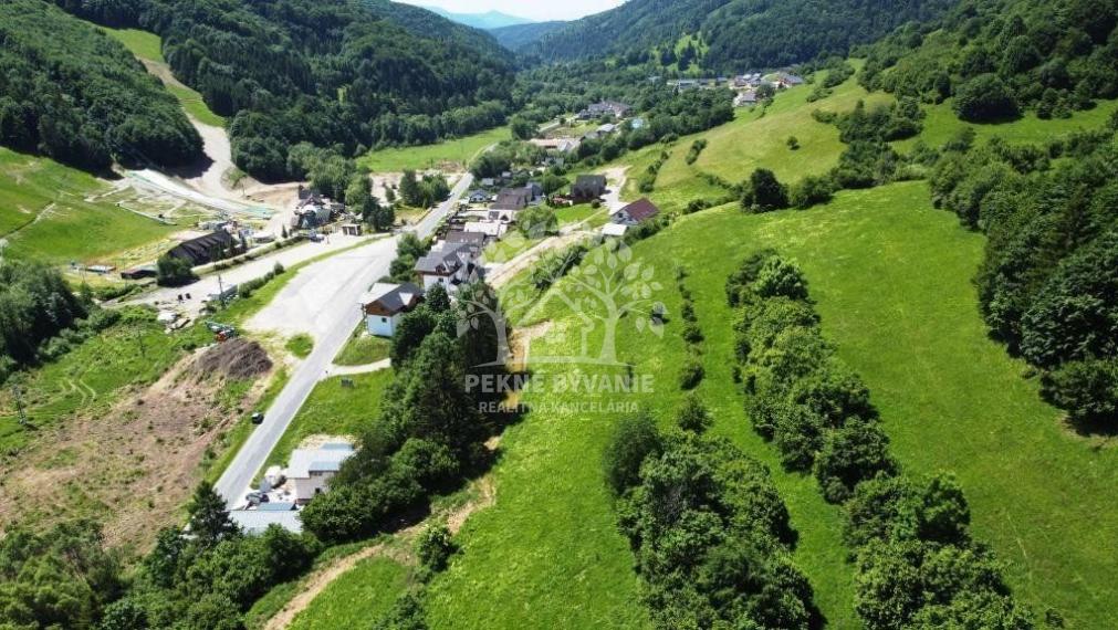 STAVEBNÝ POZEMOK SO STAVEBNÝM POVOLENÍM oproti VLEK 1112 M2