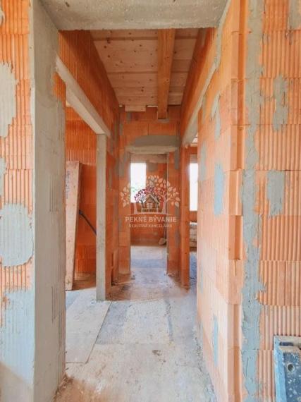 PREDAJ: 5i novostavba apartmánového domu v Dolnej Lehote (pár min.od Krpáčova)