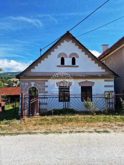 Malebný Rodinný dom v pokojnej obci Klenovec