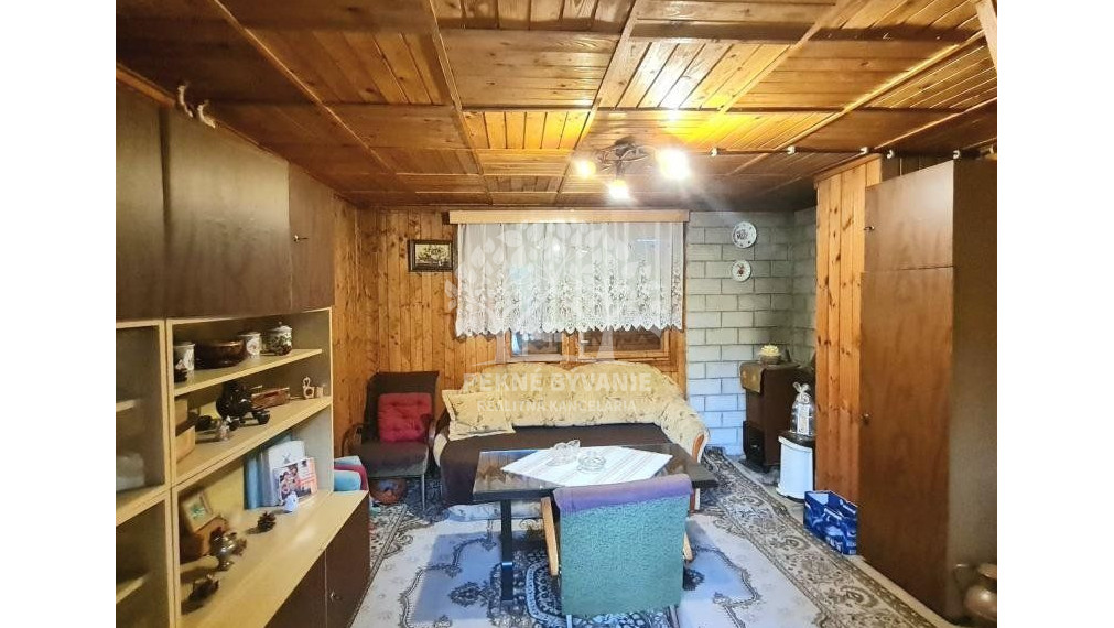 AKTUALIZOVANÁ CENA!! MUROVANÁ ZÁHRADNÁ CHATKA 3 IZBY PLUS KUCHYŇA REKONŠTRUOVANÁ ÚŽASNÉ VÝHĽADY, SLNEČNÁ ČASŤ-PADLIČKOVO-10 MINÚT OD MÝTA POD ĎUMBIEROM,POZEMOK 382 M2 ASF.PRÍST.CESTOU