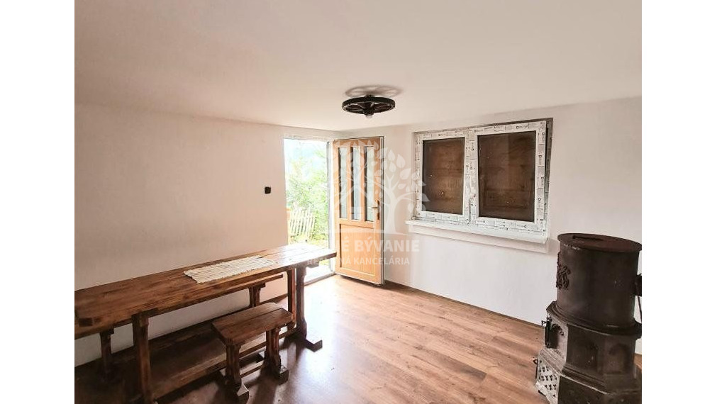 AKTUALIZOVANÁ CENA!! MUROVANÁ ZÁHRADNÁ CHATKA 3 IZBY PLUS KUCHYŇA REKONŠTRUOVANÁ ÚŽASNÉ VÝHĽADY, SLNEČNÁ ČASŤ-PADLIČKOVO-10 MINÚT OD MÝTA POD ĎUMBIEROM,POZEMOK 382 M2 ASF.PRÍST.CESTOU