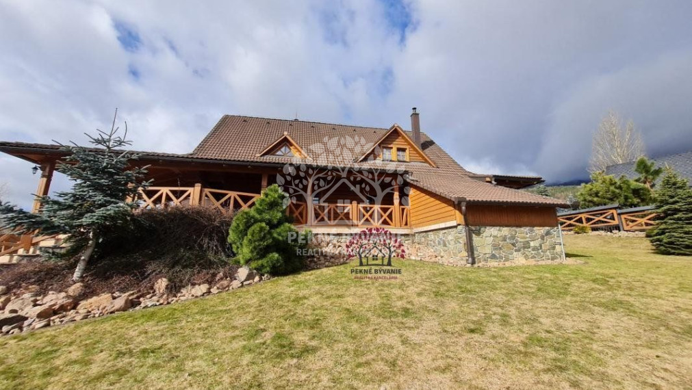 Predaj: zariadený moderný 5i zrub s bazénom, záhr.domčekmi, krásne prostredie - ihneď obývateľný