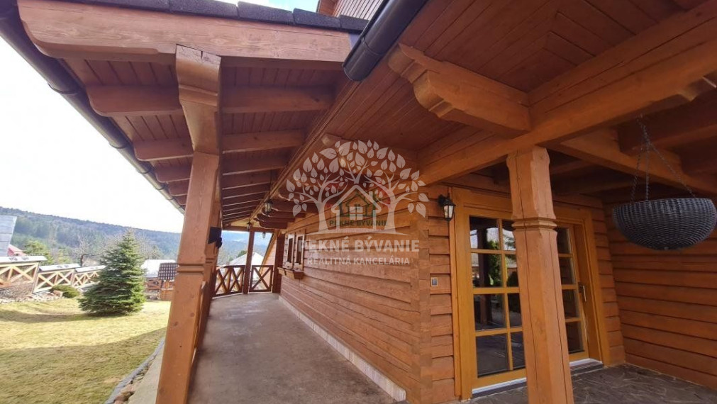 Predaj: zariadený moderný 5i zrub s bazénom, záhr.domčekmi, krásne prostredie - ihneď obývateľný