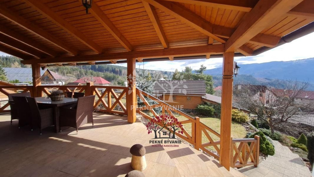 Predaj: zariadený moderný 5i zrub s bazénom, záhr.domčekmi, krásne prostredie - ihneď obývateľný