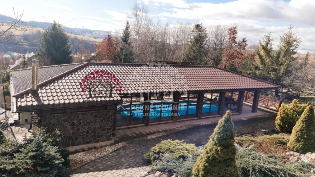 Predaj: zariadený moderný 5i zrub s bazénom, záhr.domčekmi, krásne prostredie - ihneď obývateľný