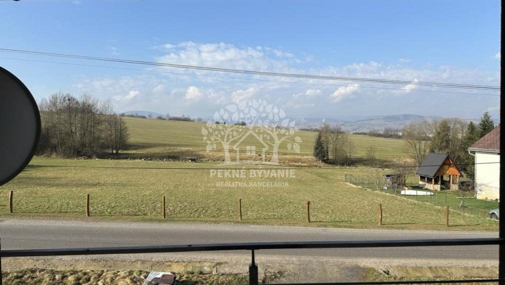 Skolaudovaná novostavba, nová terasa, nový plot nová skalka