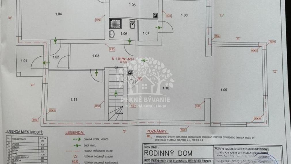 Skolaudovaná novostavba, nová terasa, nový plot nová skalka
