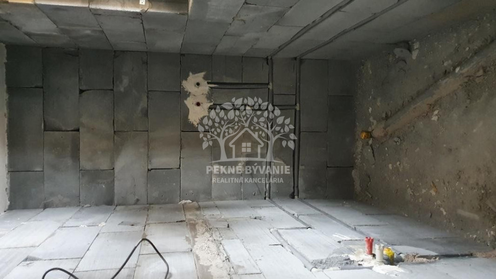 INVESTIČNÁ PRÍLEŽITOSŤ Rodinný dom, vila obec Pohorelá