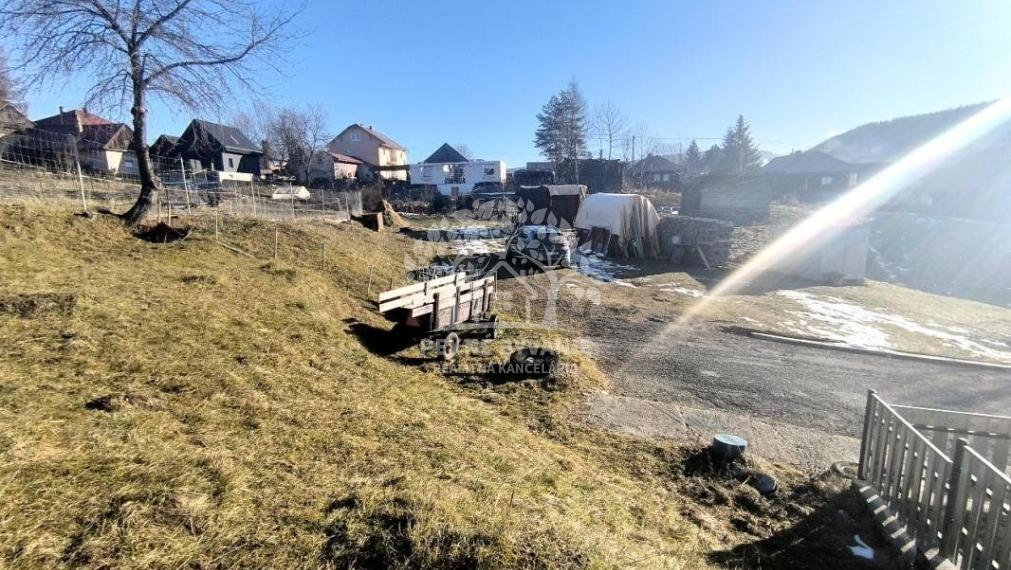 SLNEČNÝ POZEMOK POD KRÁĽOVOU HOĽOU NA STAVBU CHATY ROD.DOMU INTRAVILÁN V TOP LOKALITE ŠUMIAC HOREHRONIE