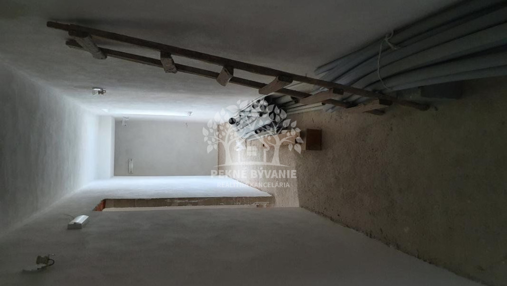 INVESTIČNÁ PRÍLEŽITOSŤ Rodinný dom, vila obec Pohorelá