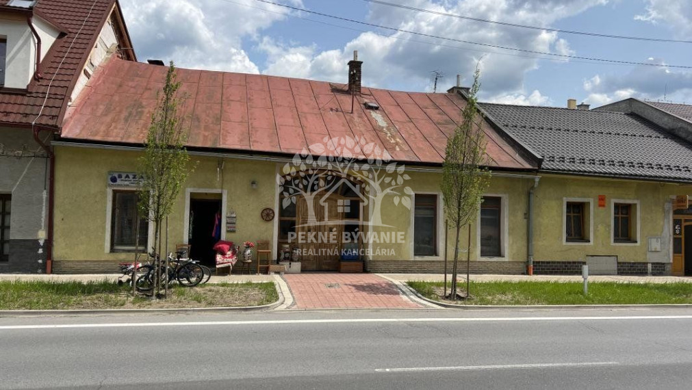 Predáme rodinný dom v centre Brezna s veľkým potenciálom-bývanie,garáže,priestory na podnikanie a prenájom