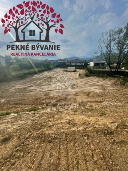 PREDÁME STAVEBNÝ POZEMOK V BREZNE - MAZORNÍKOVO