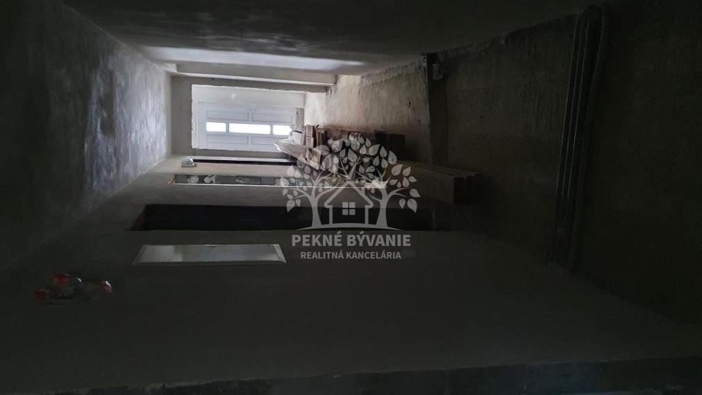 INVESTIČNÁ PRÍLEŽITOSŤ Rodinný dom, vila obec Pohorelá