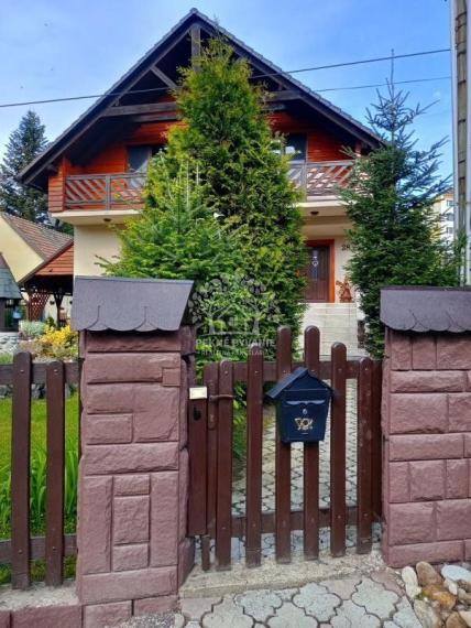 Na predaj: krásny kompletne zrekonštruovaný,priestranný dom v Brezne s 2 balkónmi,garážou,mur.domčekom.