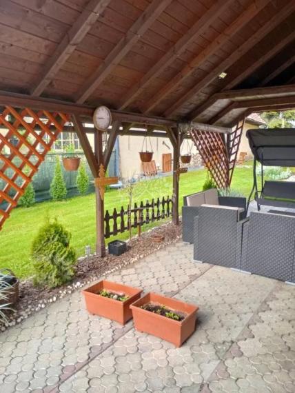 Na predaj: krásny kompletne zrekonštruovaný,priestranný dom v Brezne s 2 balkónmi,garážou,mur.domčekom.