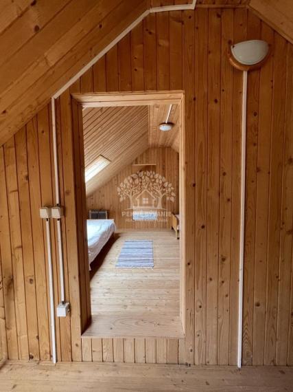 VKUSNE REKONŠTRUOVANÁ S CITOM ZARIADENÁ SLNKOM ZALIATA CHATA NA LV RODINNÝ DOM JARABÁ - KAMEROVÝ DOHĽAD