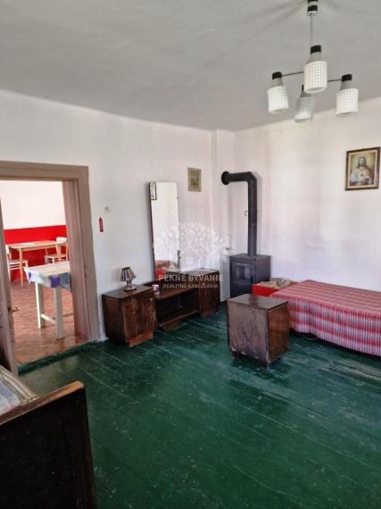 Malebný Rodinný dom v pokojnej obci Klenovec