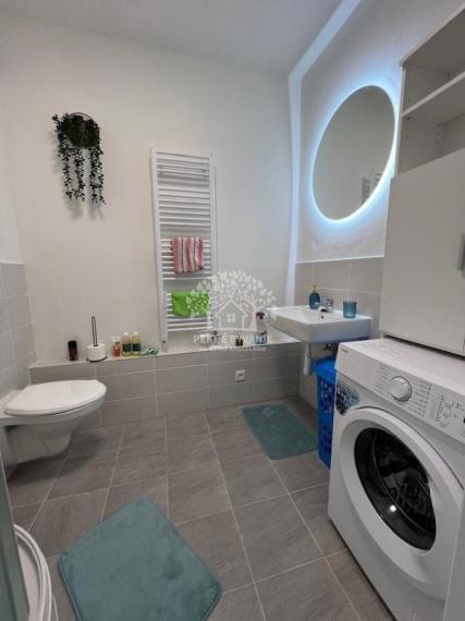 Prenájom: 1 izbový byt s kompletným zariadením, balkónom,parkovacím miestom v Brezne-Kasárne