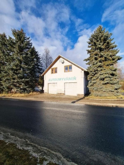 Polyfunkčný objekt v brezne