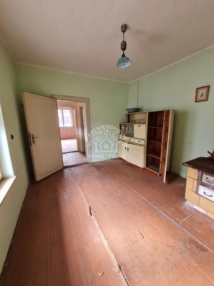 PREDAJ: dom v pôvodnom stave v kúpeľnej obci Brusno