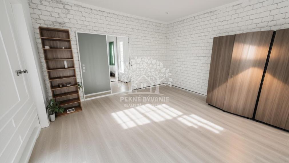 PREDAJ: dom v pôvodnom stave v kúpeľnej obci Brusno